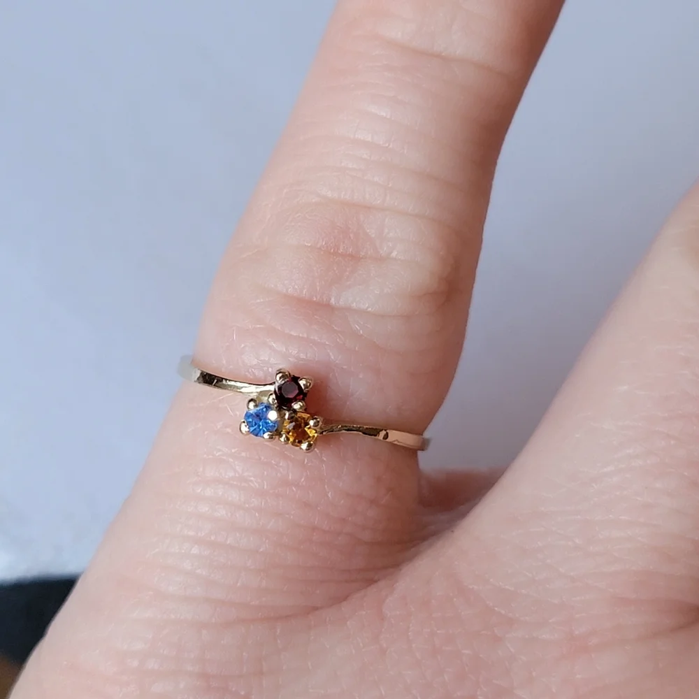 Vintage Dainty Triple Gemstone Stacking Band Gold Tone Ring Primary Color 6 ¾